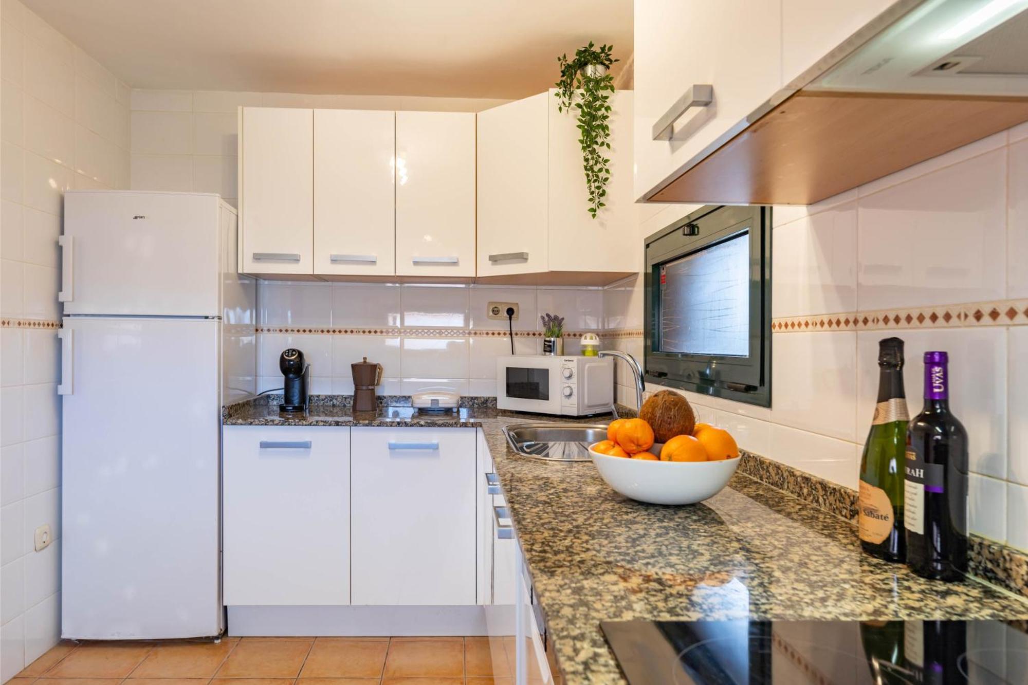 Sunrise Surf House, Big Garden, Hot Tub, Parking, Super-fast Free Wi-fi Casa vacanze *