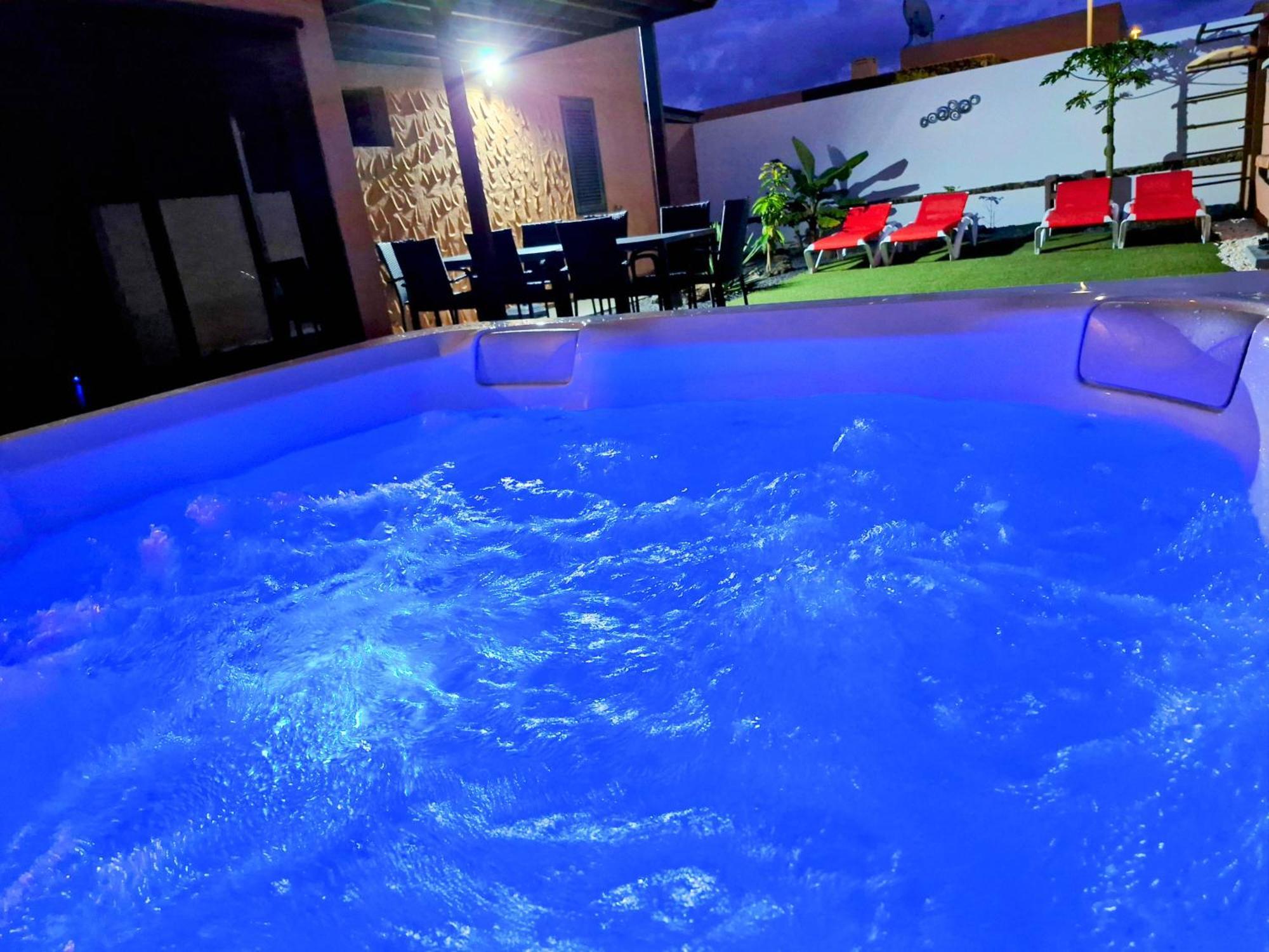 Sunrise Surf House, Big Garden, Hot Tub, Parking, Super-fast Free Wi-fi Casa vacanze *